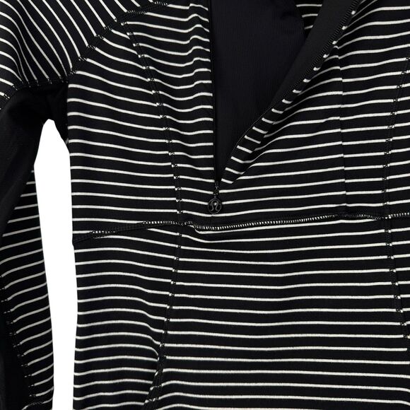 LULULEMON Black White Stripe Base Runner 1/2 Zip Rulu Active Pullover Top Size 4 - Picture 5 of 15